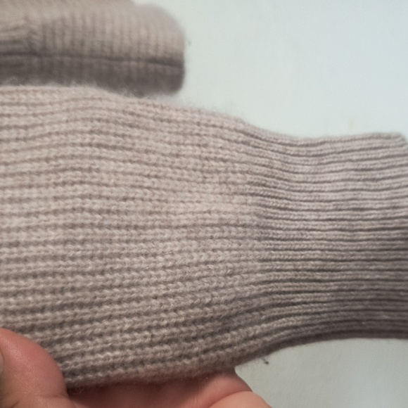 Garnet Hill Oatmeal Beige 100% Cashmere Twist Front Chunky Knit Sweater Sz Large - Picture 8 of 17